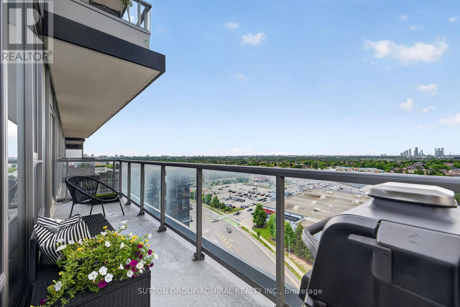 #1206W 10 GATINEAU DRIVE - 14