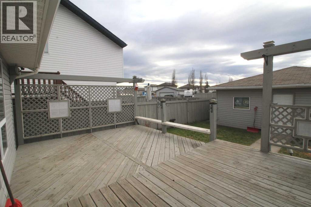 2 tier deck in back
