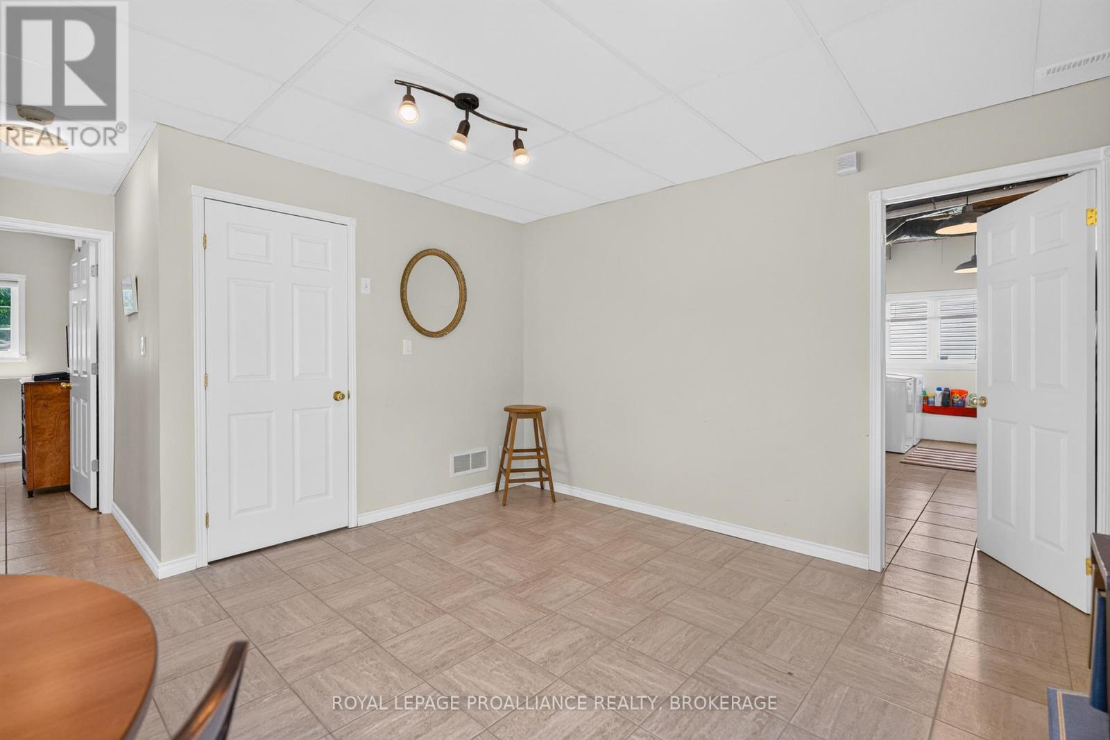 412 MALABAR DRIVE - Image 31