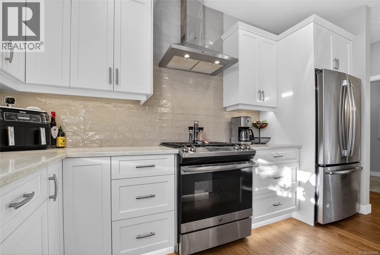 7284 Lakefront Dr - 23