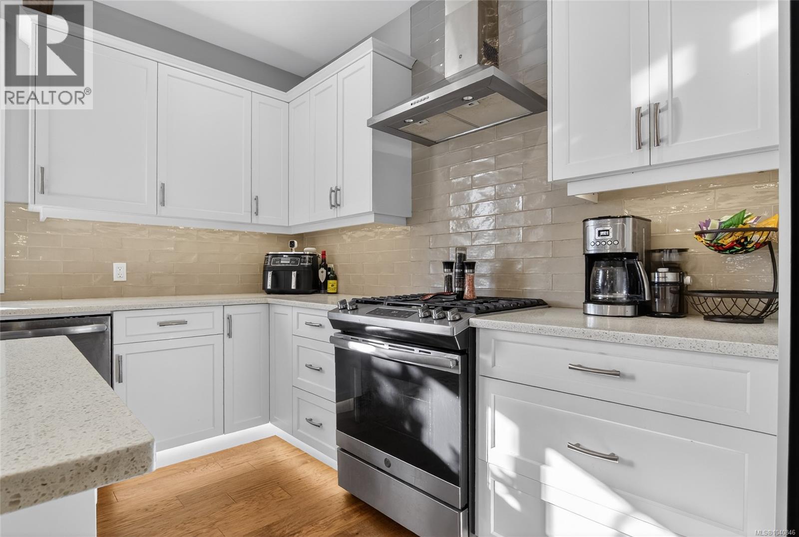 7284 Lakefront Dr - 28