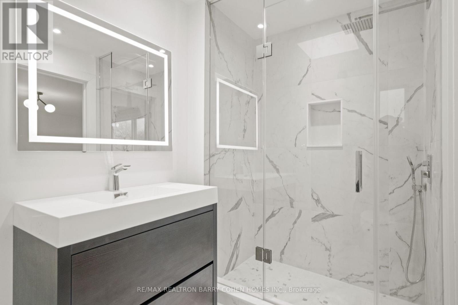 231 MACPHERSON AVENUE - 26