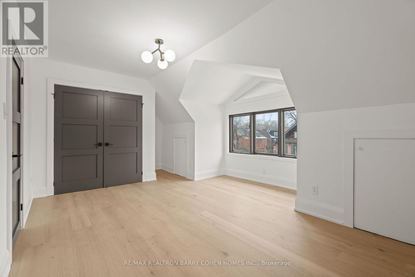231 MACPHERSON AVENUE - 30