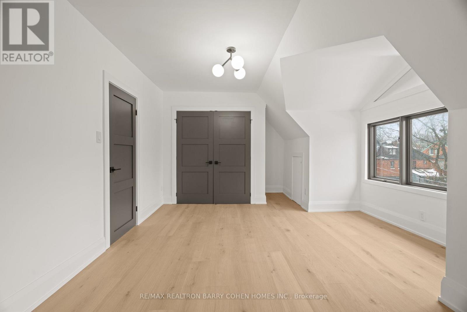 231 MACPHERSON AVENUE - 32