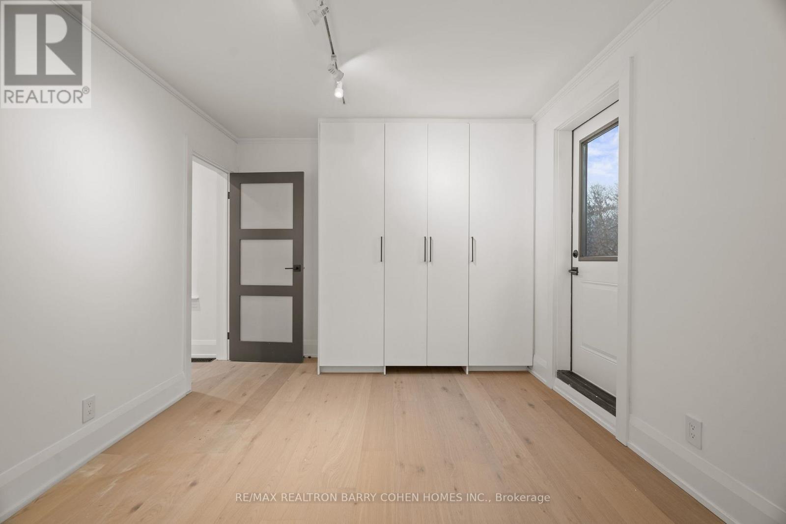 231 MACPHERSON AVENUE - 35