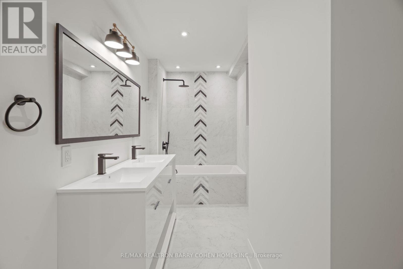 231 MACPHERSON AVENUE - 36