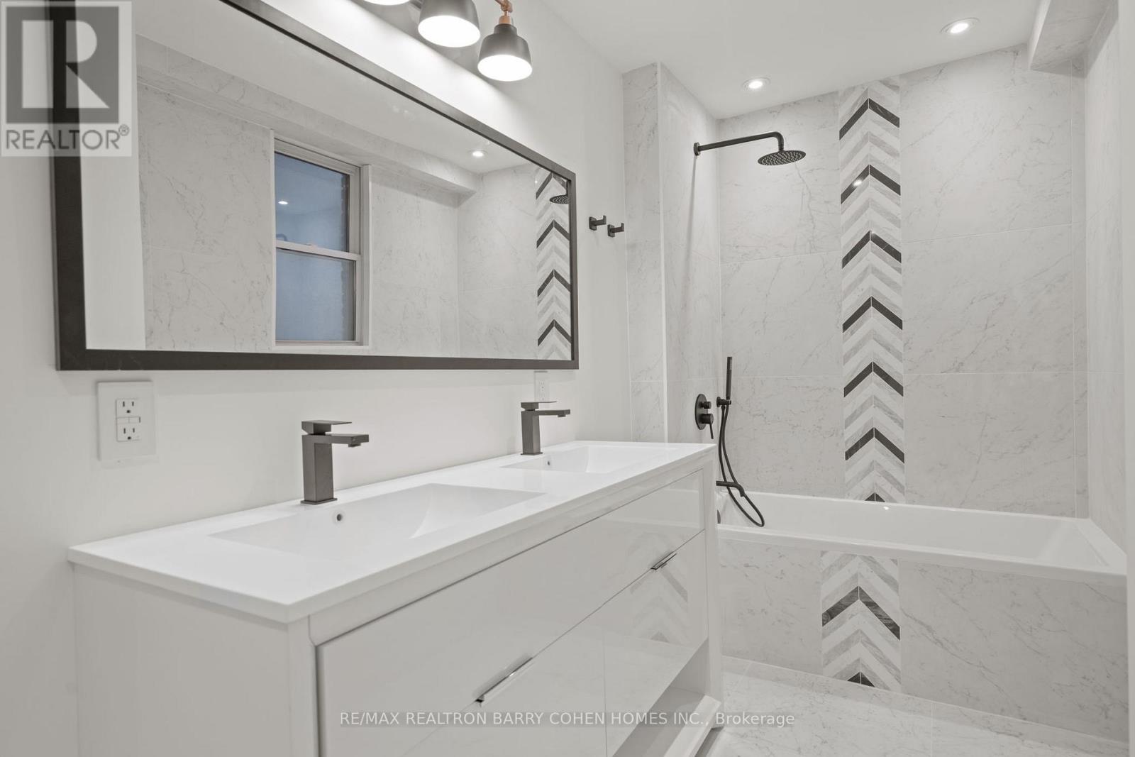 231 MACPHERSON AVENUE - 37