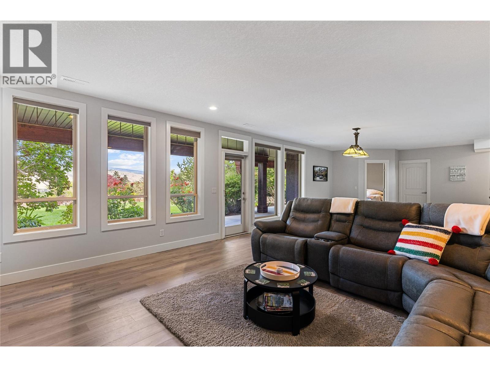  12977 East Ridge Drive, Lake Country