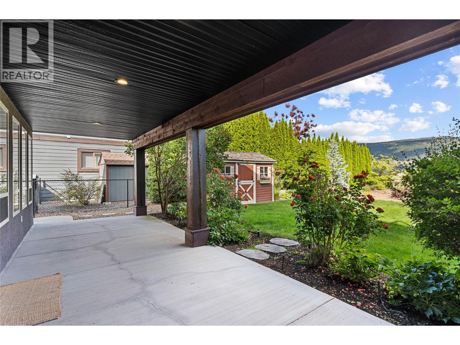  12977 East Ridge Drive, Lake Country