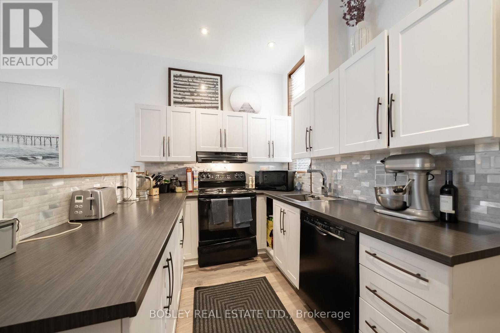 123 HAMILTON STREET - 29