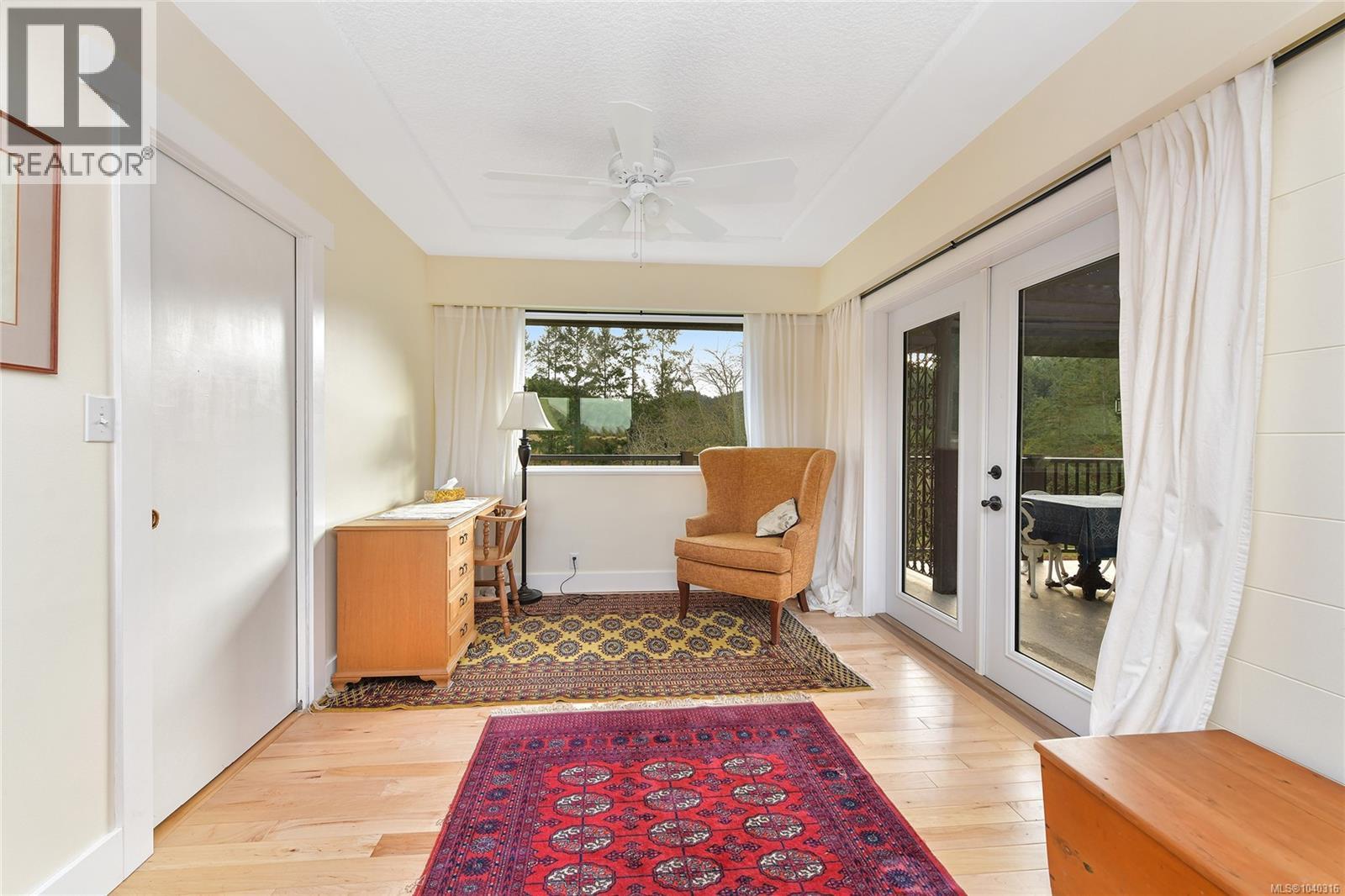 300 Wood Dale Dr - 11