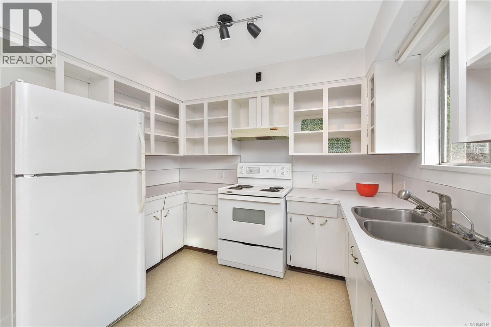 300 Wood Dale Dr - Image 20