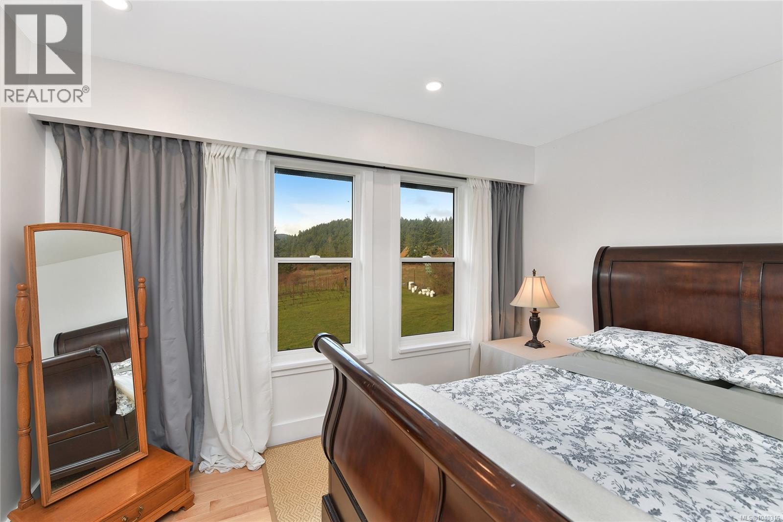 300 Wood Dale Dr - Image 23
