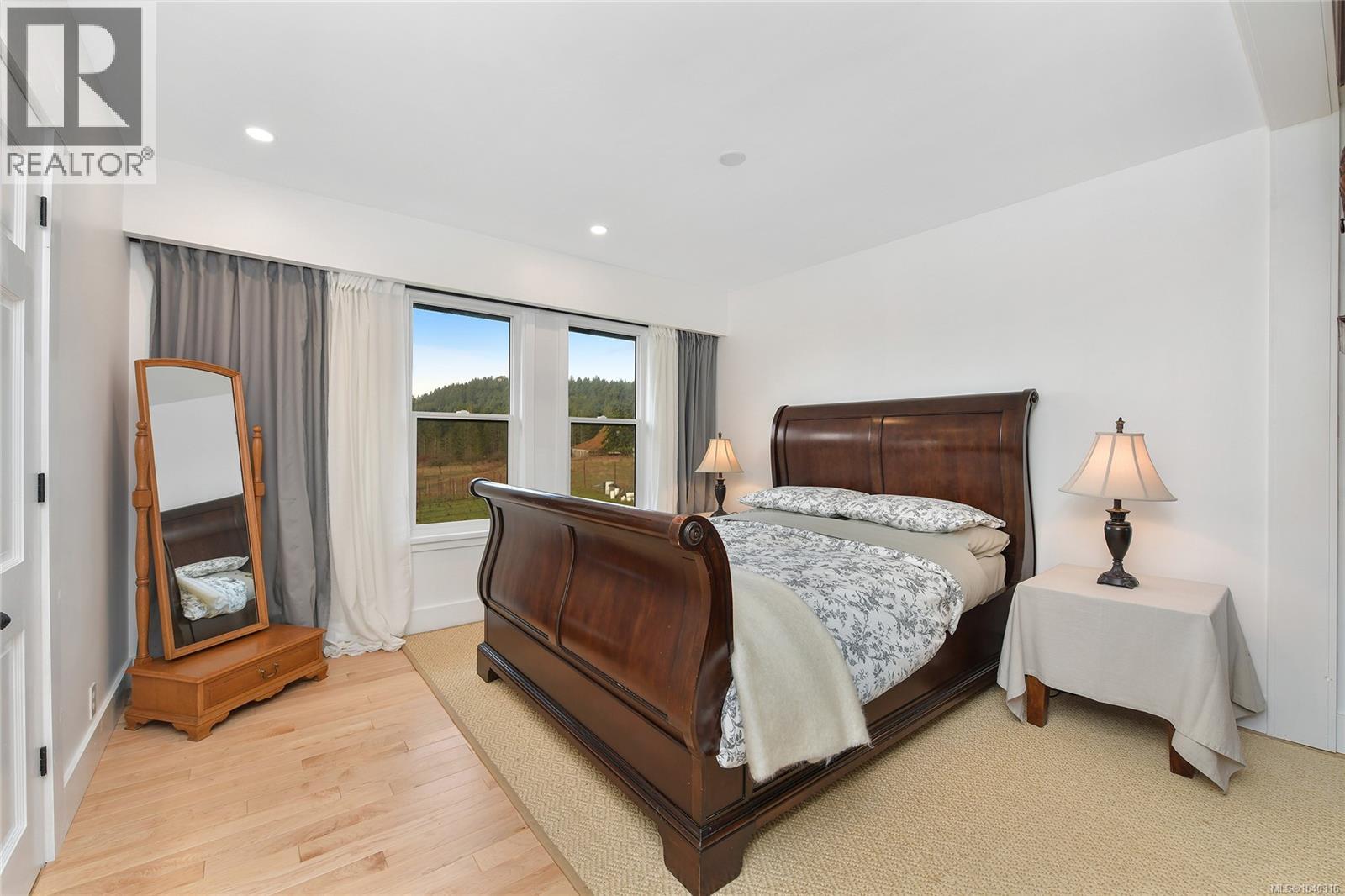 300 Wood Dale Dr - Image 24