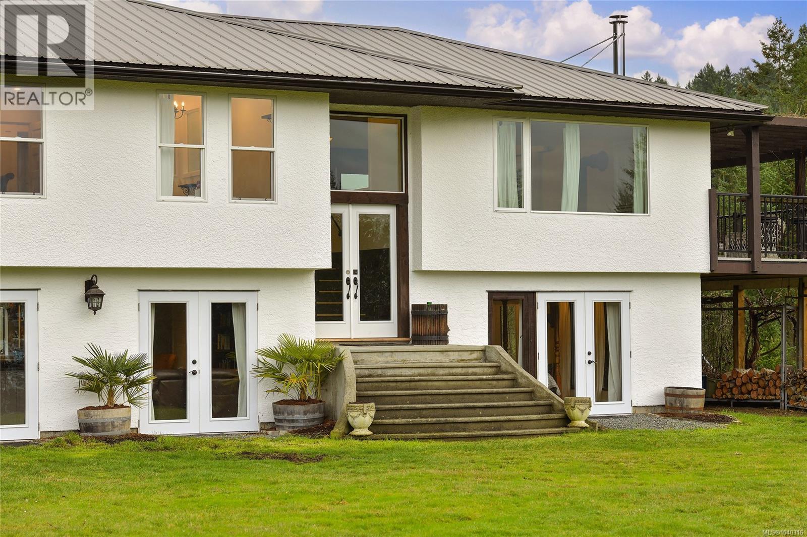 300 Wood Dale Dr - Image 3