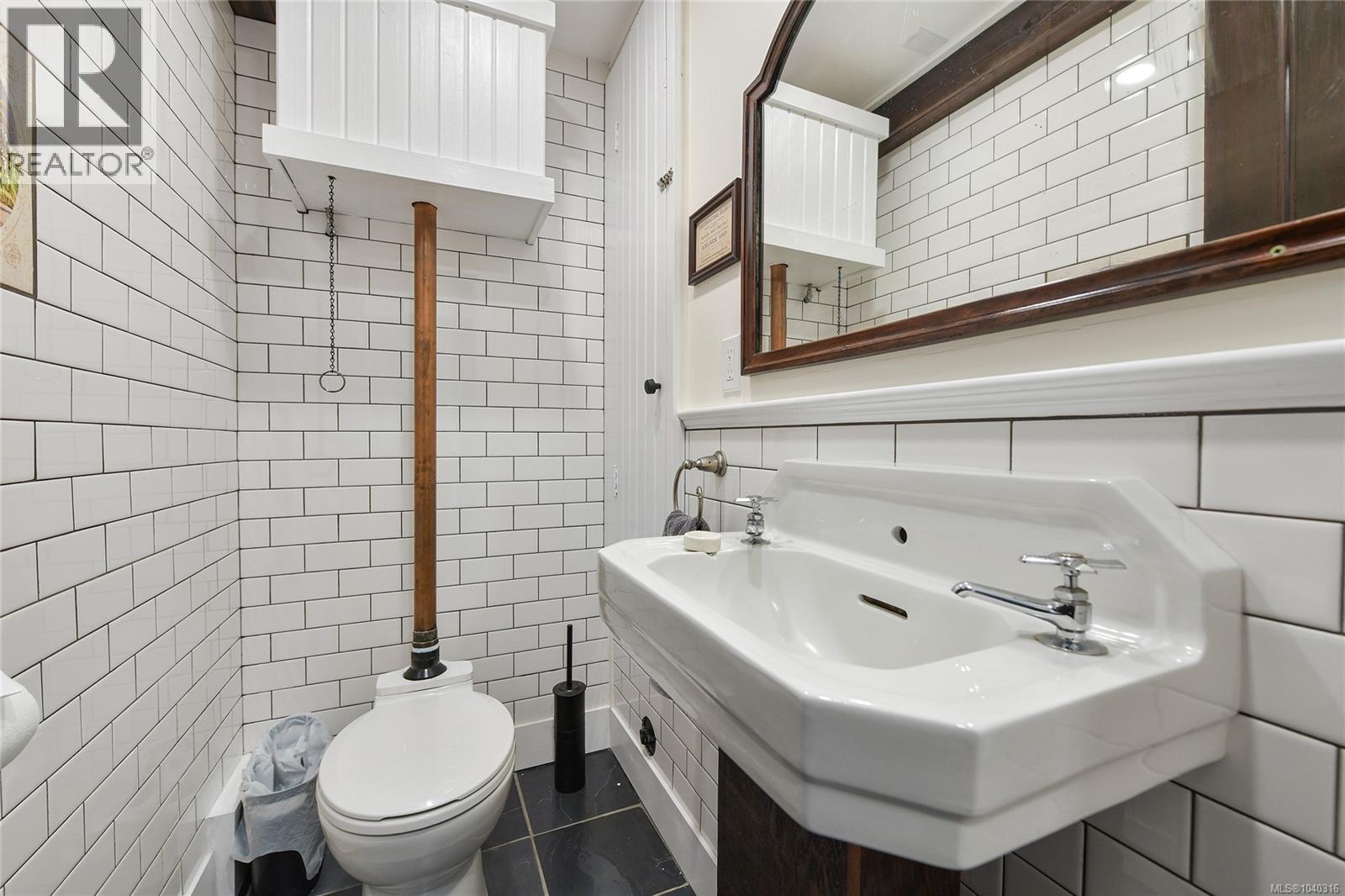 300 Wood Dale Dr - Image 33