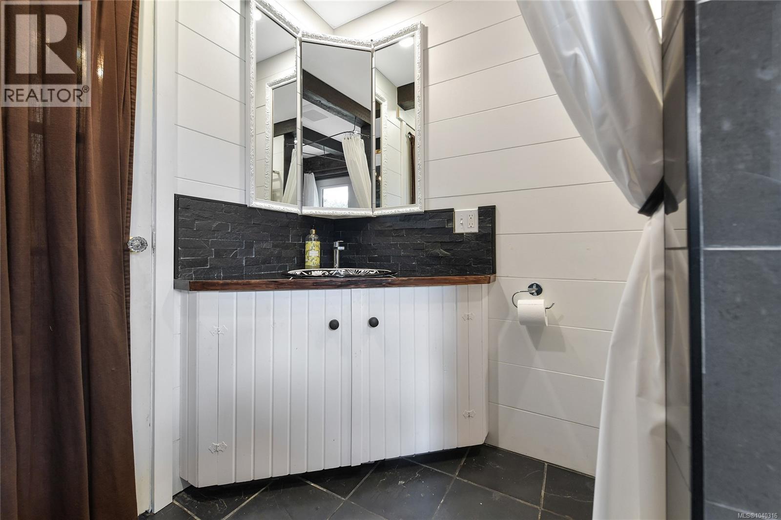 300 Wood Dale Dr - Image 47
