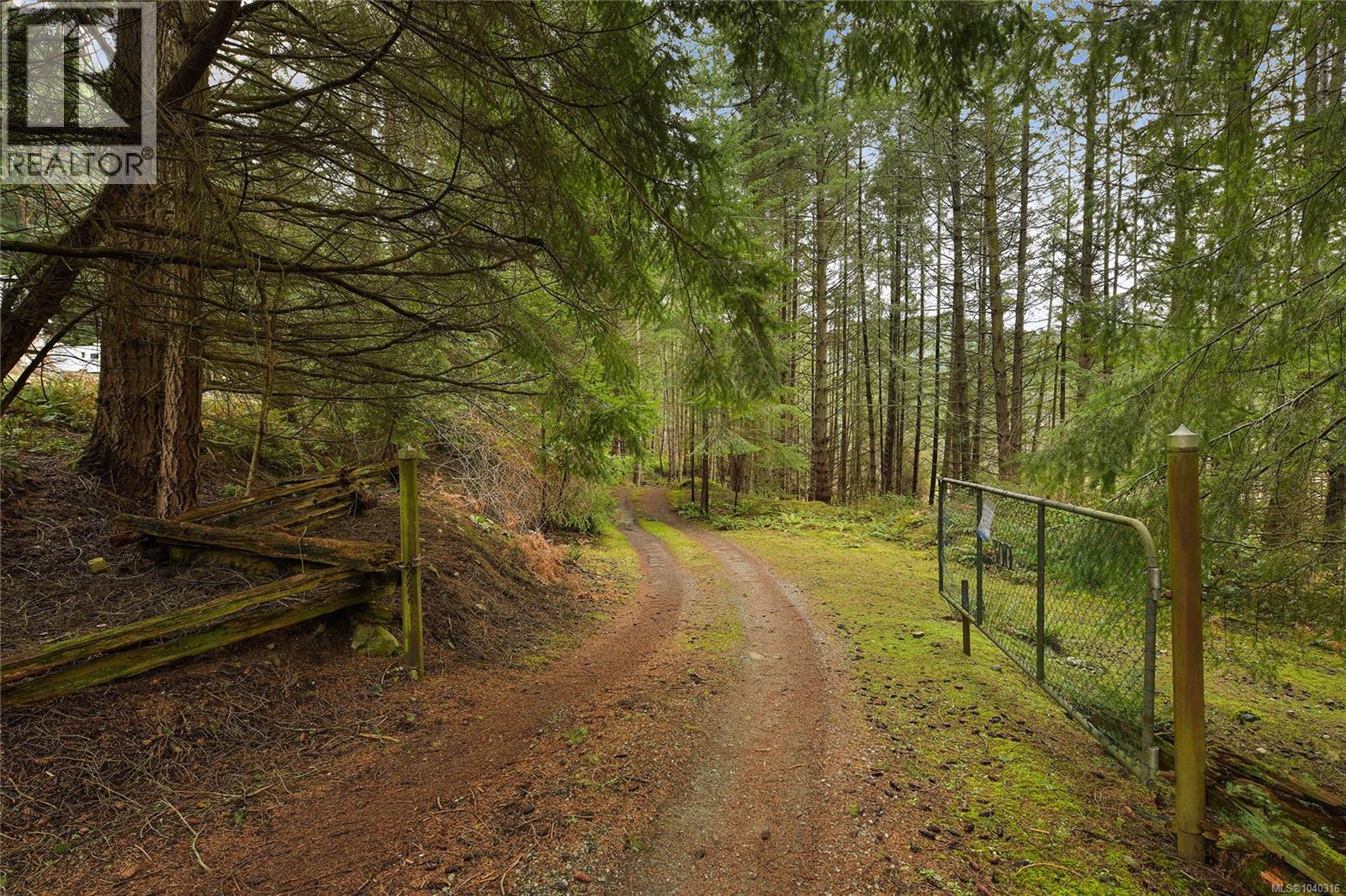 300 Wood Dale Dr - 55