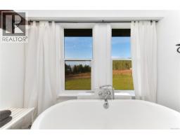 300 Wood Dale Dr, Mayne Island, BC V0N2J2 Photo 26