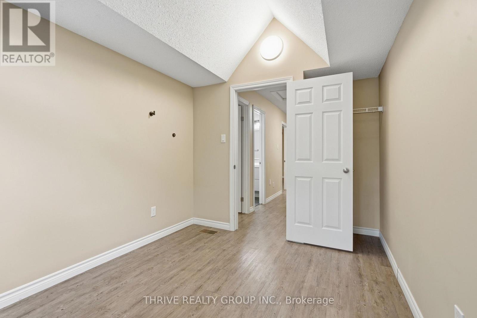 #86 9 AILSA PLACE - 18