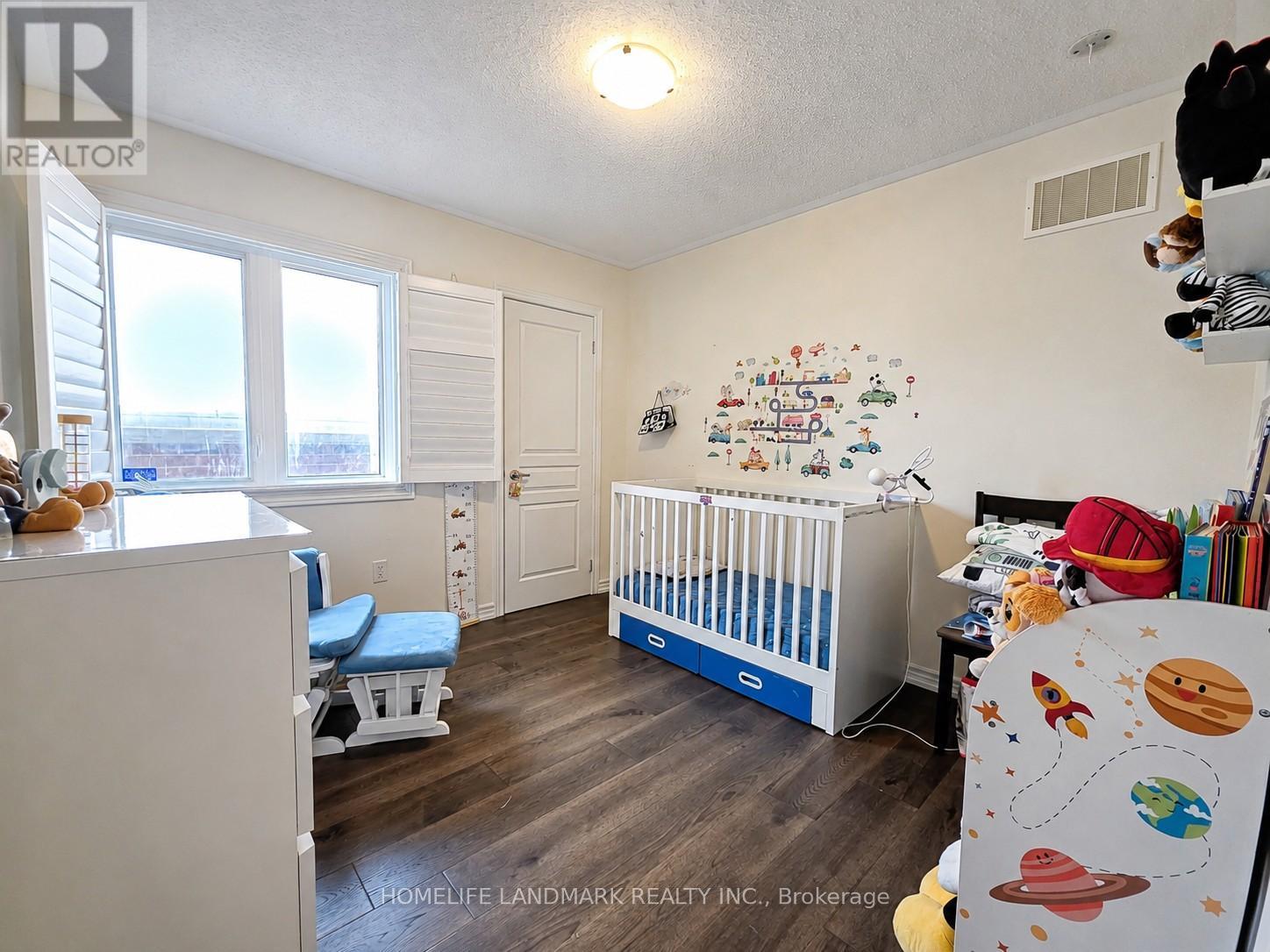 41 MANSARD DRIVE - 23