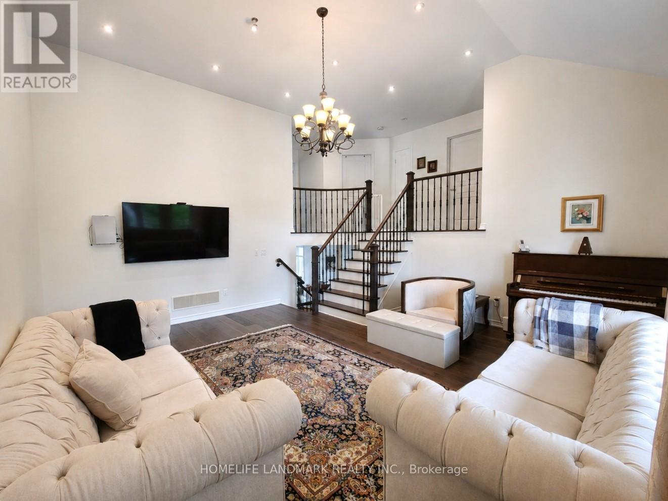 41 MANSARD DRIVE - 17