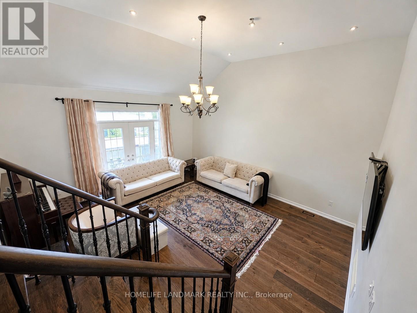41 MANSARD DRIVE - 18