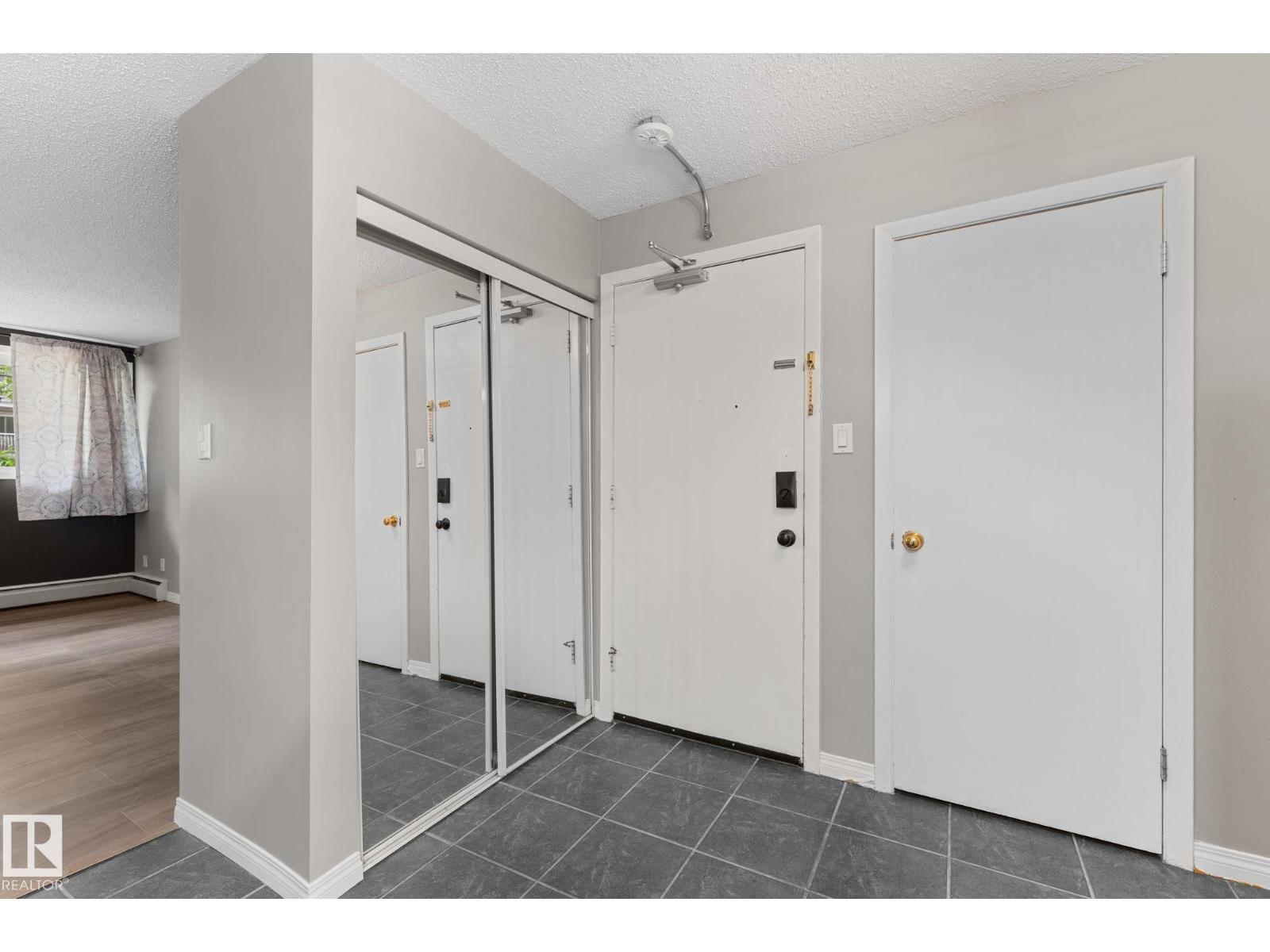 #102 10225 114 ST NW - photo 4