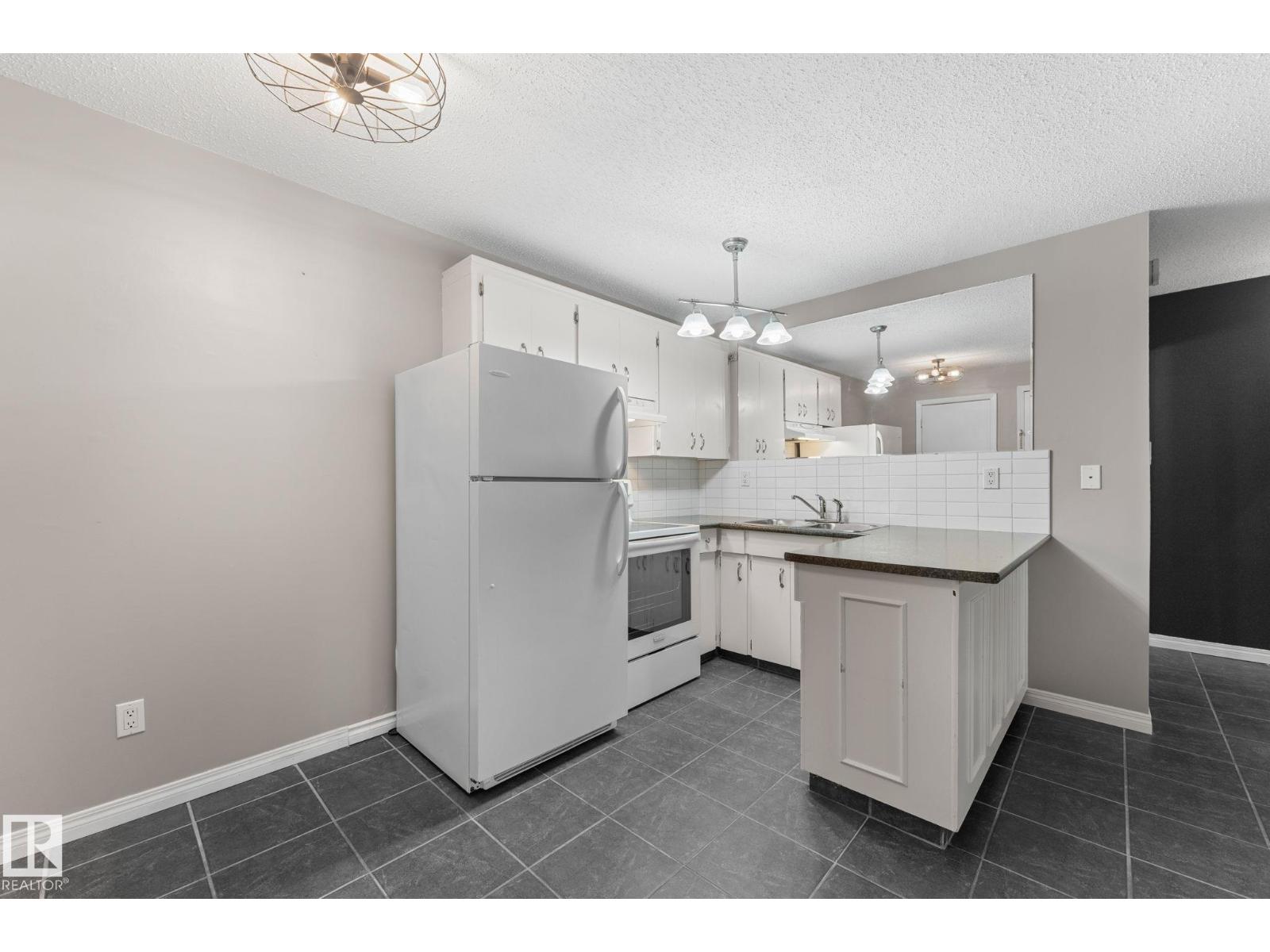 #102 10225 114 ST NW - photo 5