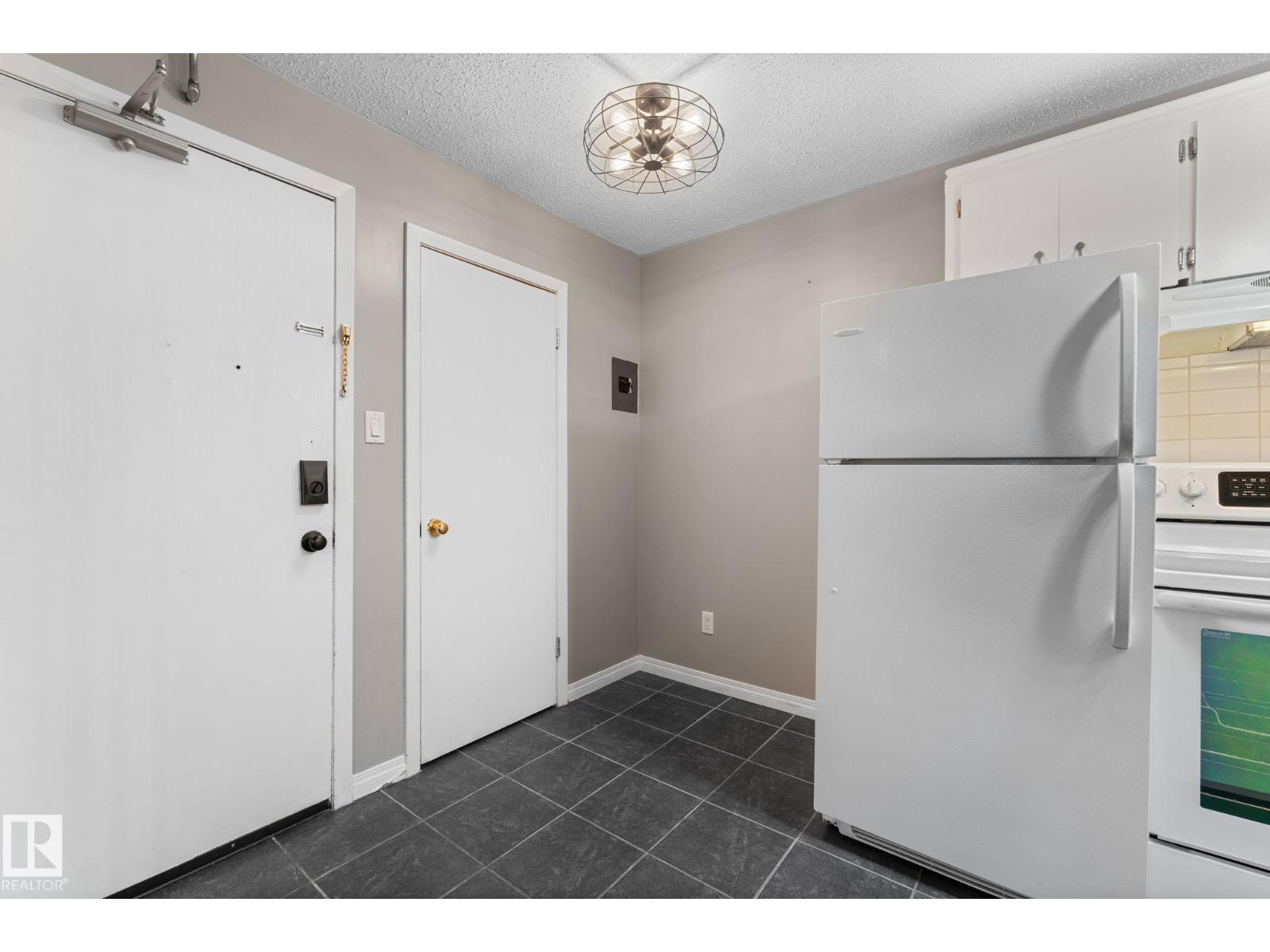 #102 10225 114 ST NW — photo 9