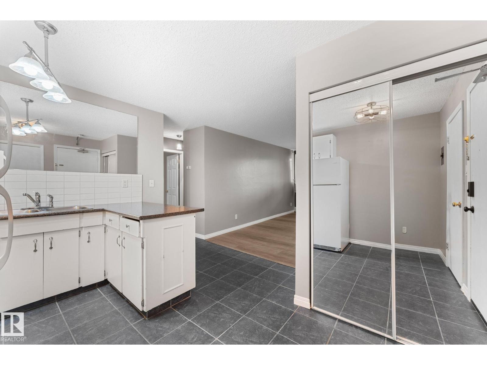 #102 10225 114 ST NW — photo 11