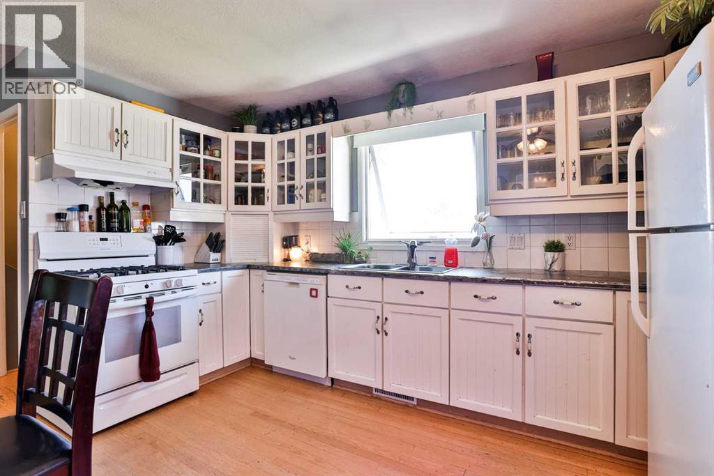 2700 12 Avenue N - 8