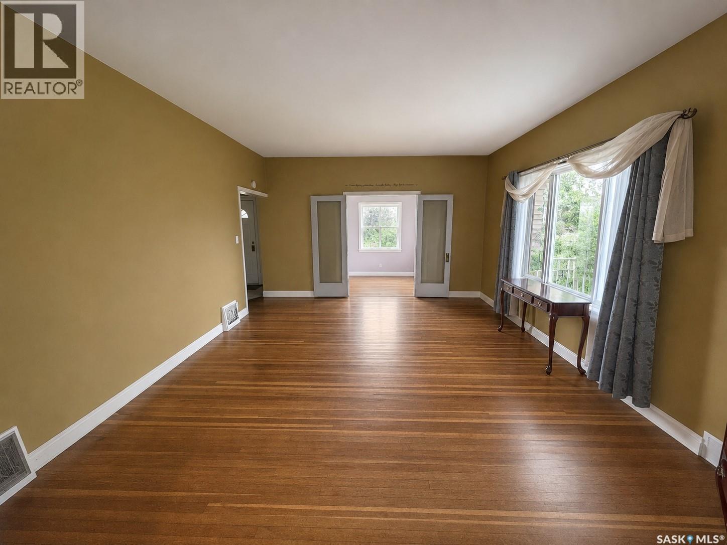 235 2nd AVENUE E - 20