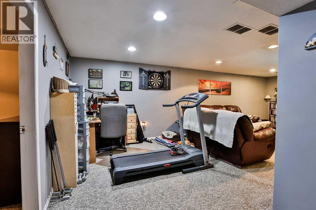 2700 12 Avenue N - 14
