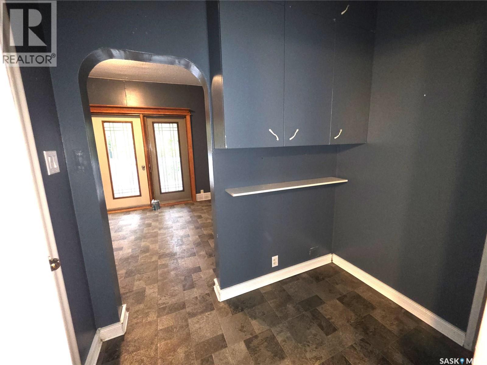 235 2nd AVENUE E - 25