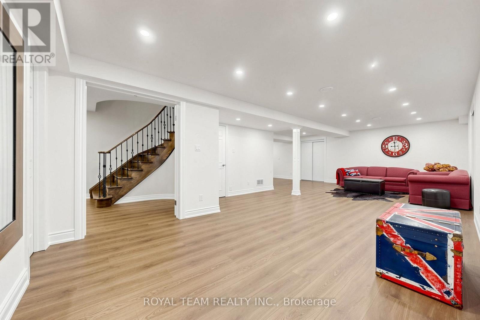 87 MCCALLUM DRIVE - 34