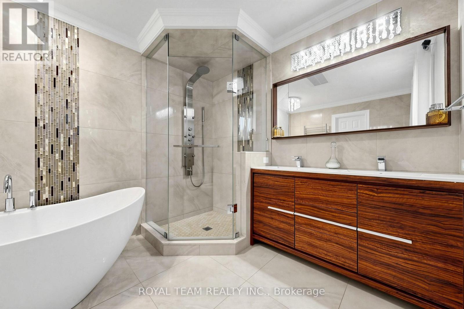 87 MCCALLUM DRIVE - 24