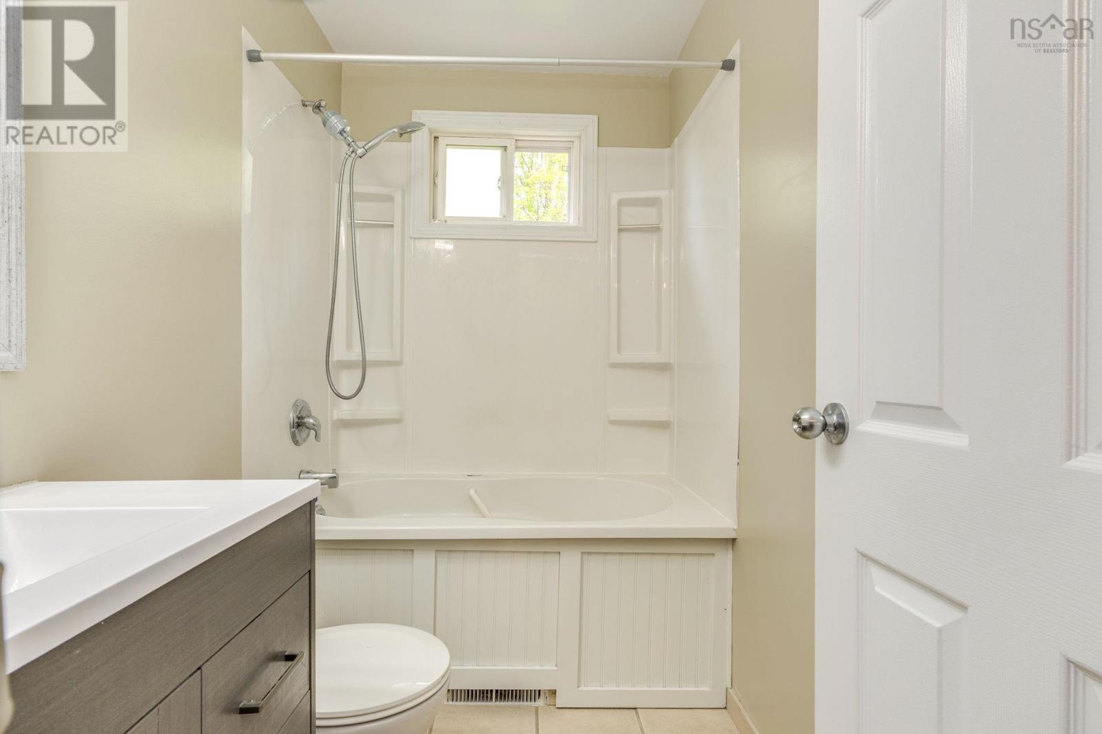 Property 20 of 29 of 111 Merrimac Drive