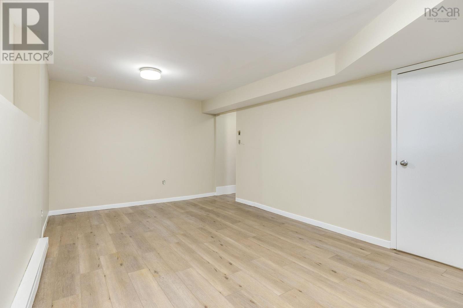 Property 22 of 29 of 111 Merrimac Drive