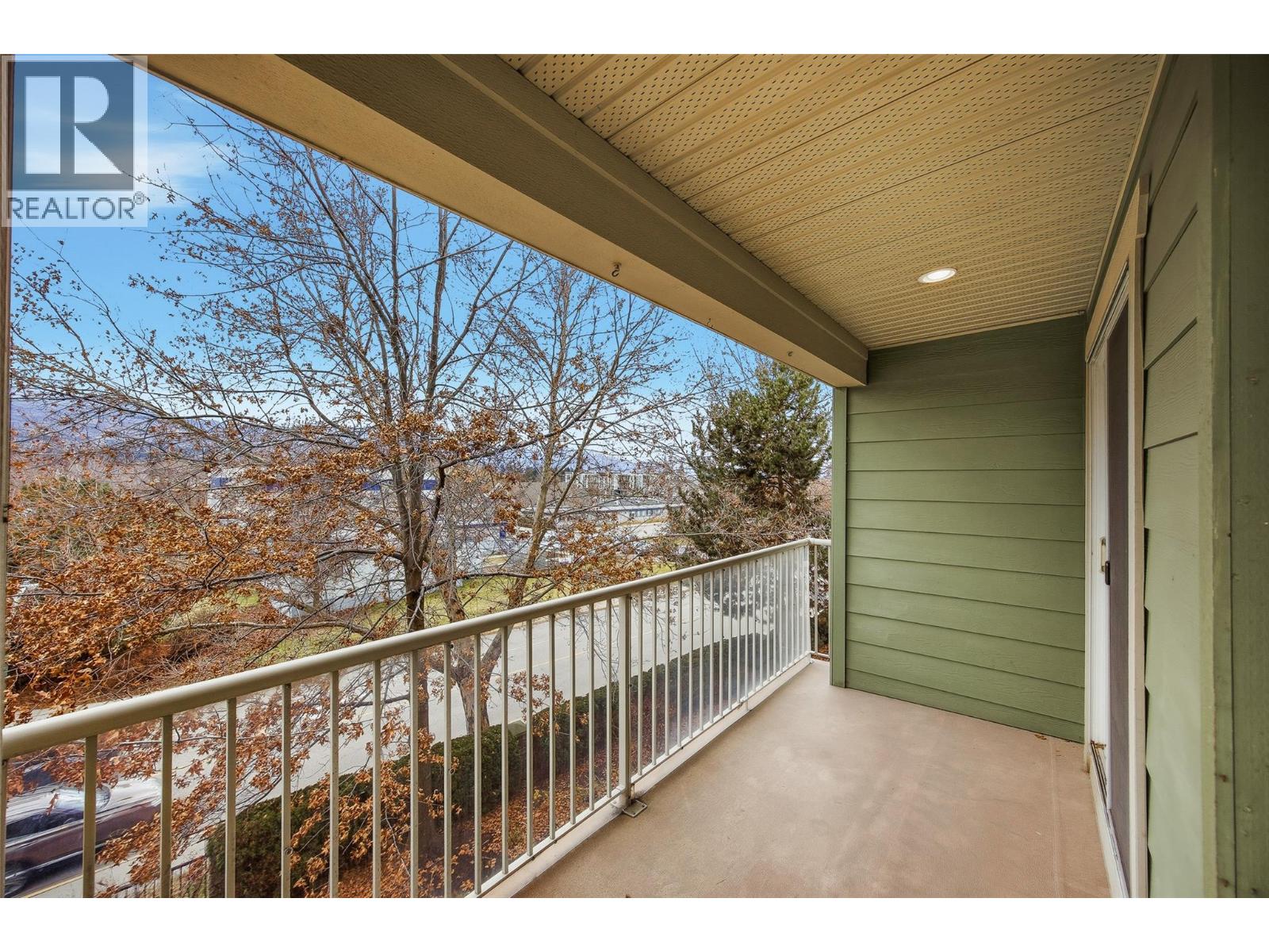 306 686 Lequime Road, Kelowna