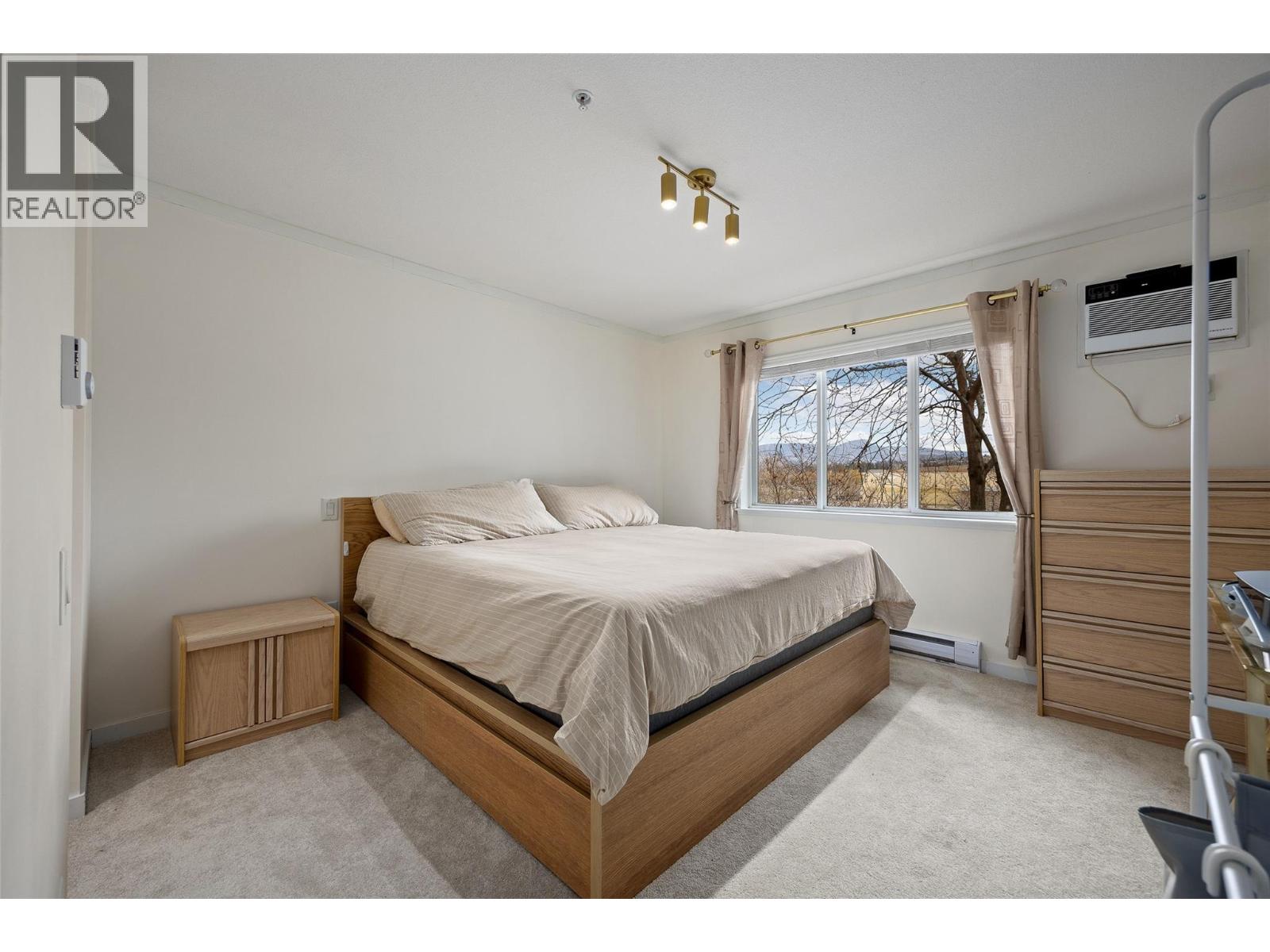 306 686 Lequime Road, Kelowna