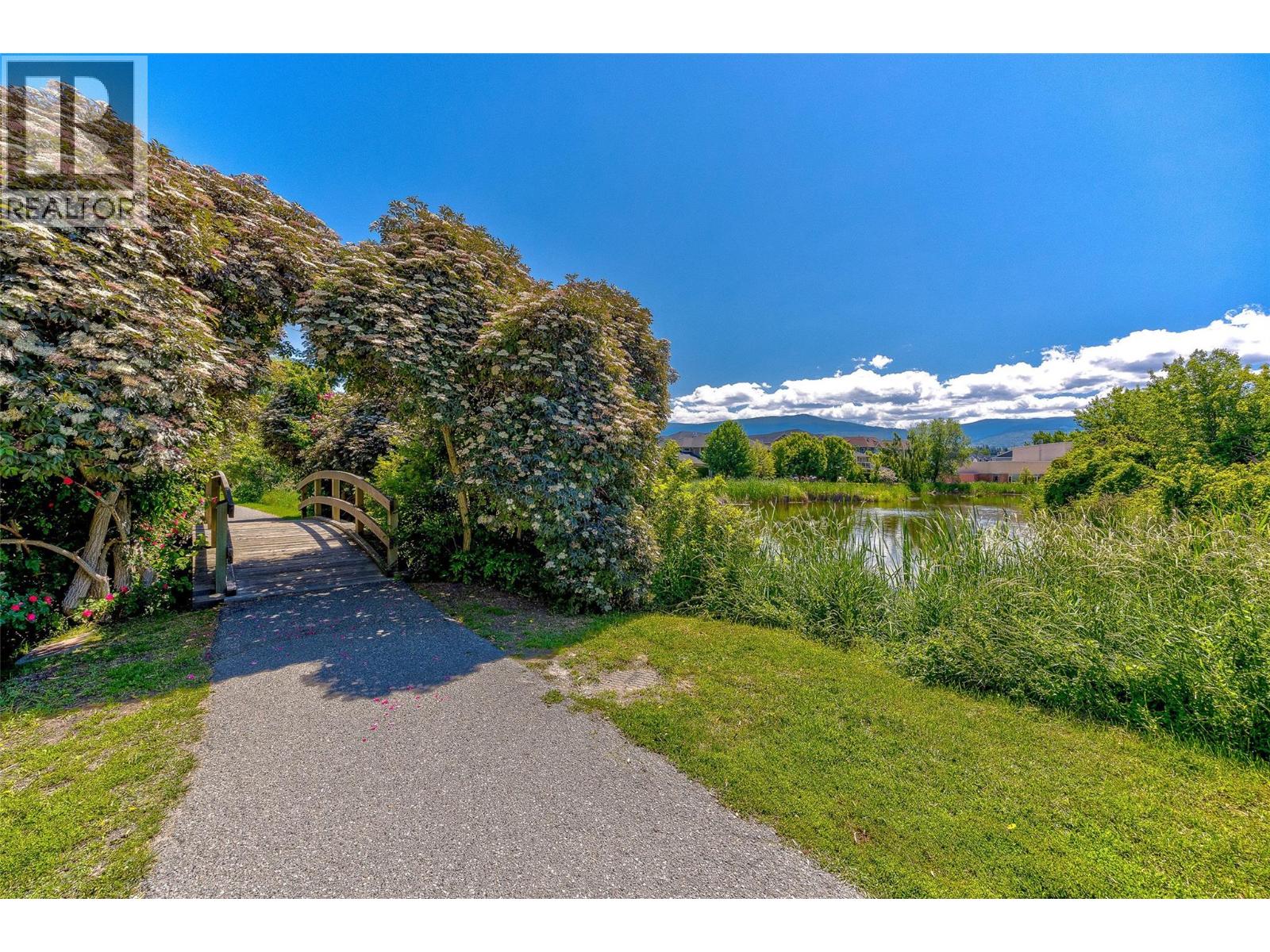 306 686 Lequime Road, Kelowna