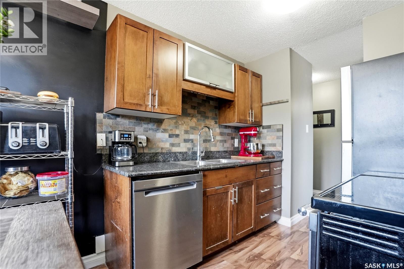 #7 115 Acadia DRIVE - 9