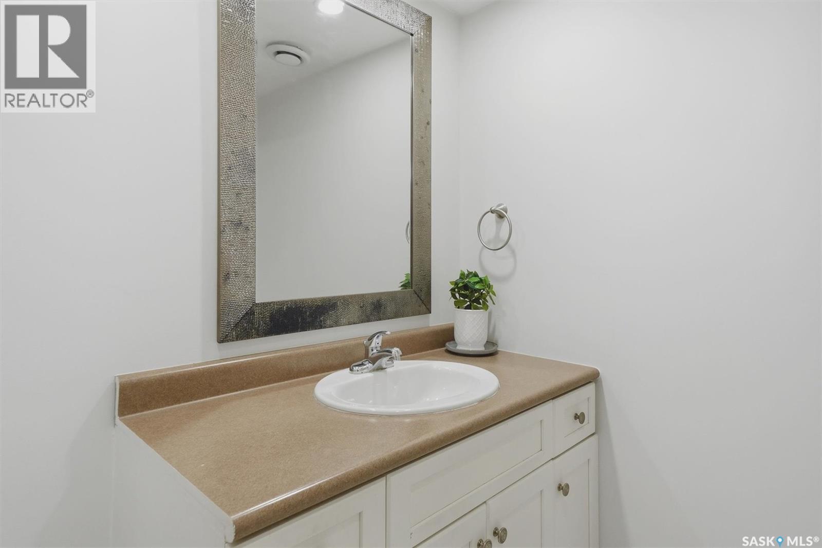 1358 Denham CRESCENT — photo 29
