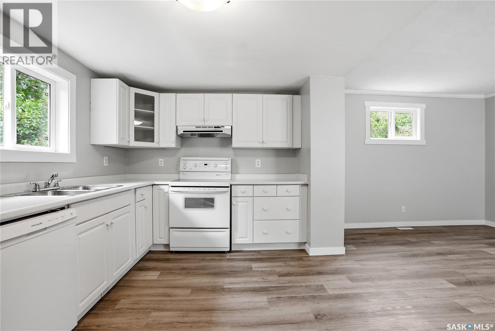 211 N AVENUE S — photo 17