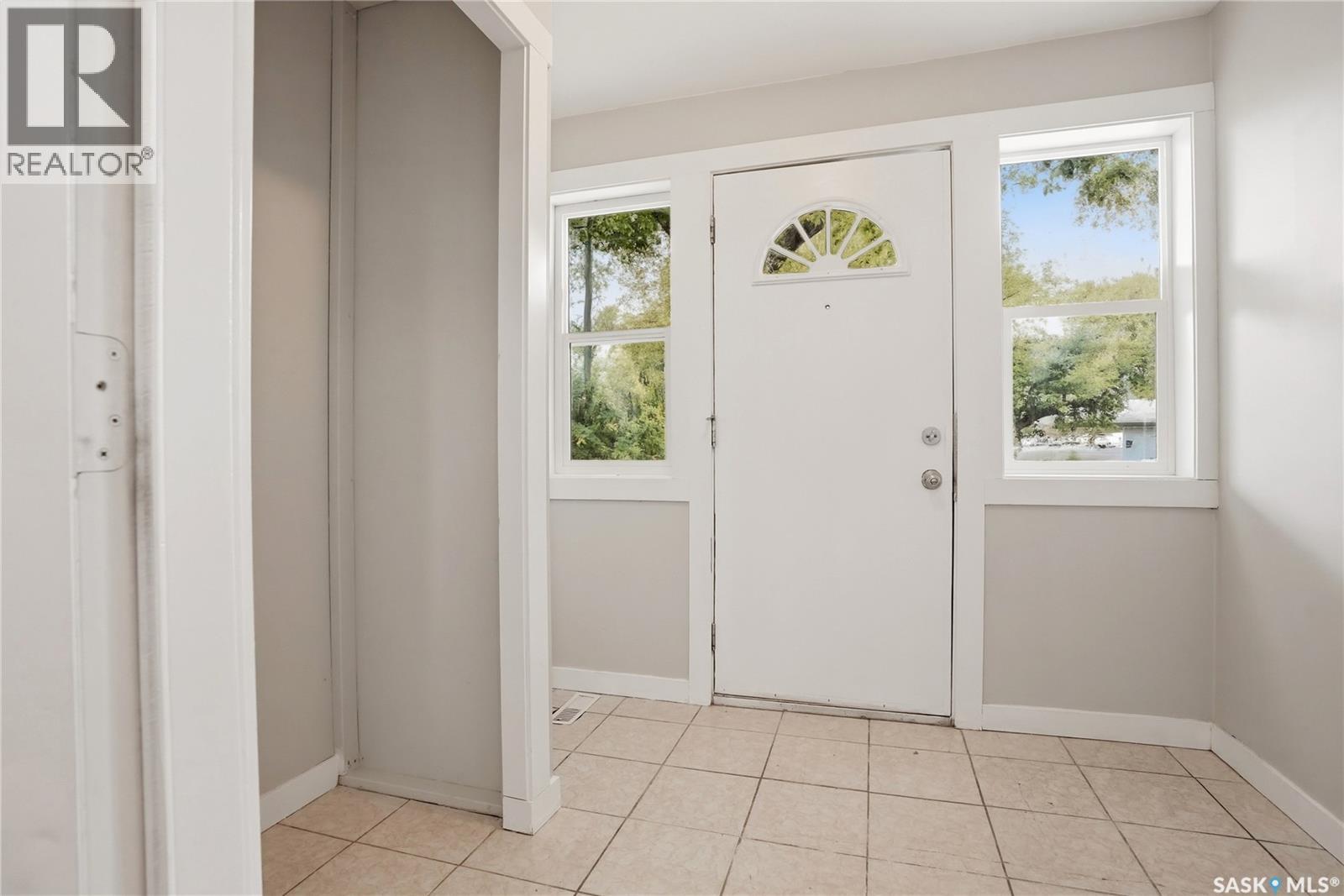 211 N AVENUE S - photo 3