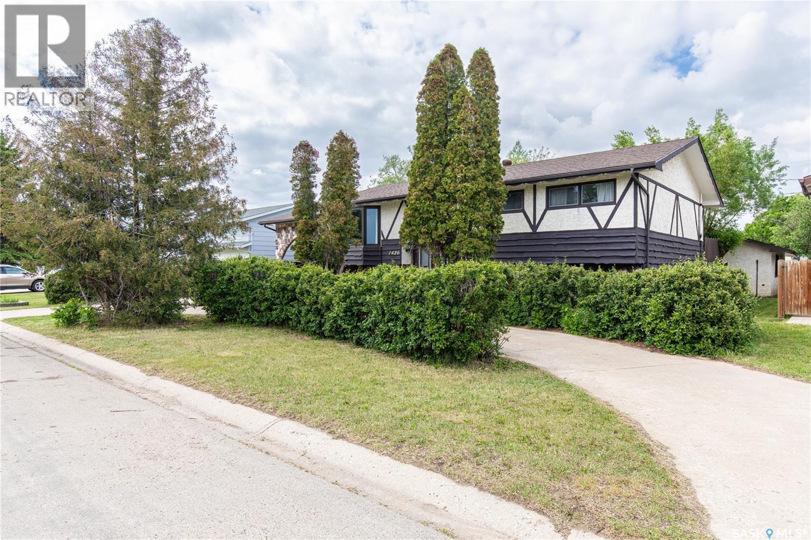 1426 Spadina STREET - 3