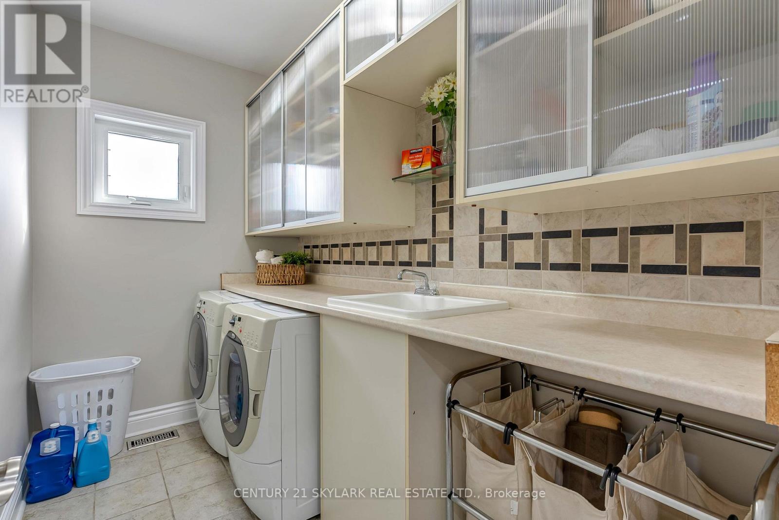 18200 MOUNTAINVIEW ROAD - 31