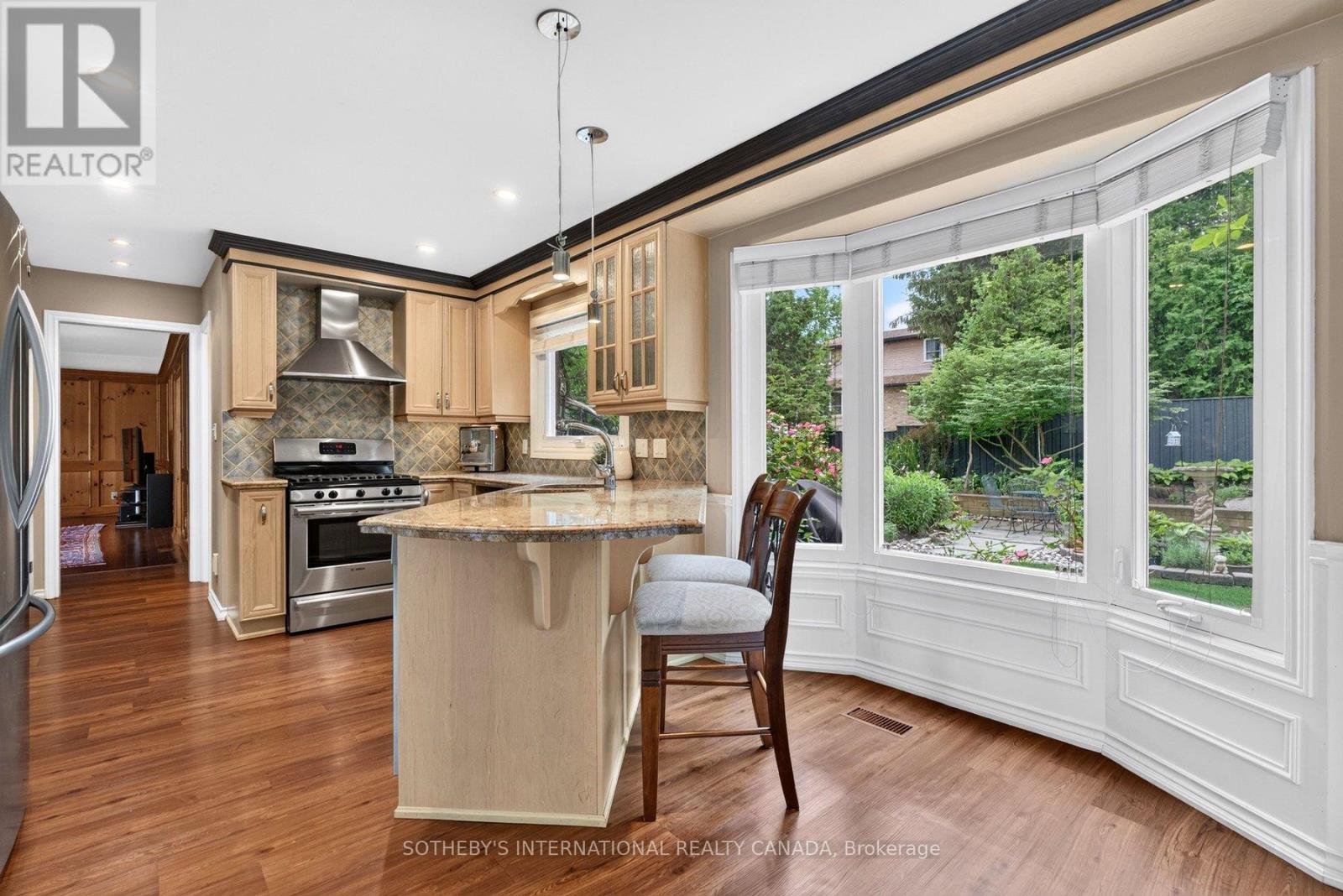 1952 EDENVALE CRESCENT - 10