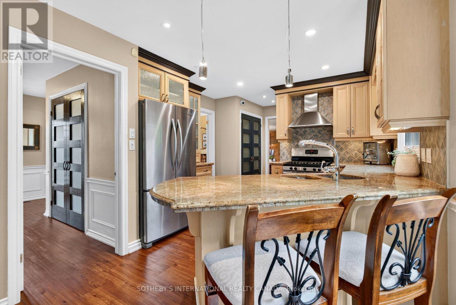 1952 EDENVALE CRESCENT - 11